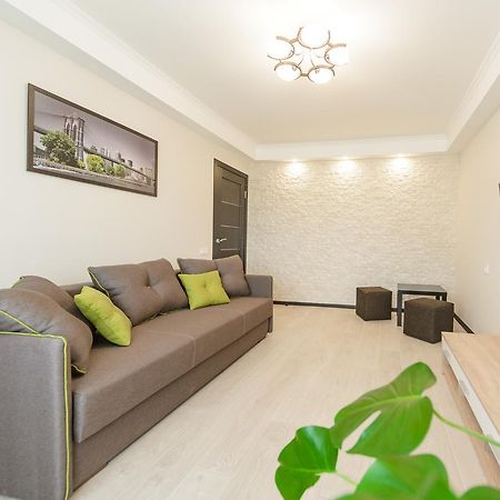 Artal Apartment On Iordanskaya 22 Kiev Exterior foto